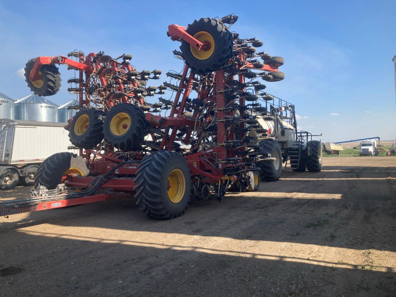 2018 Bourgault 3320XTC 76'10"' w/ 7950 Air Drill