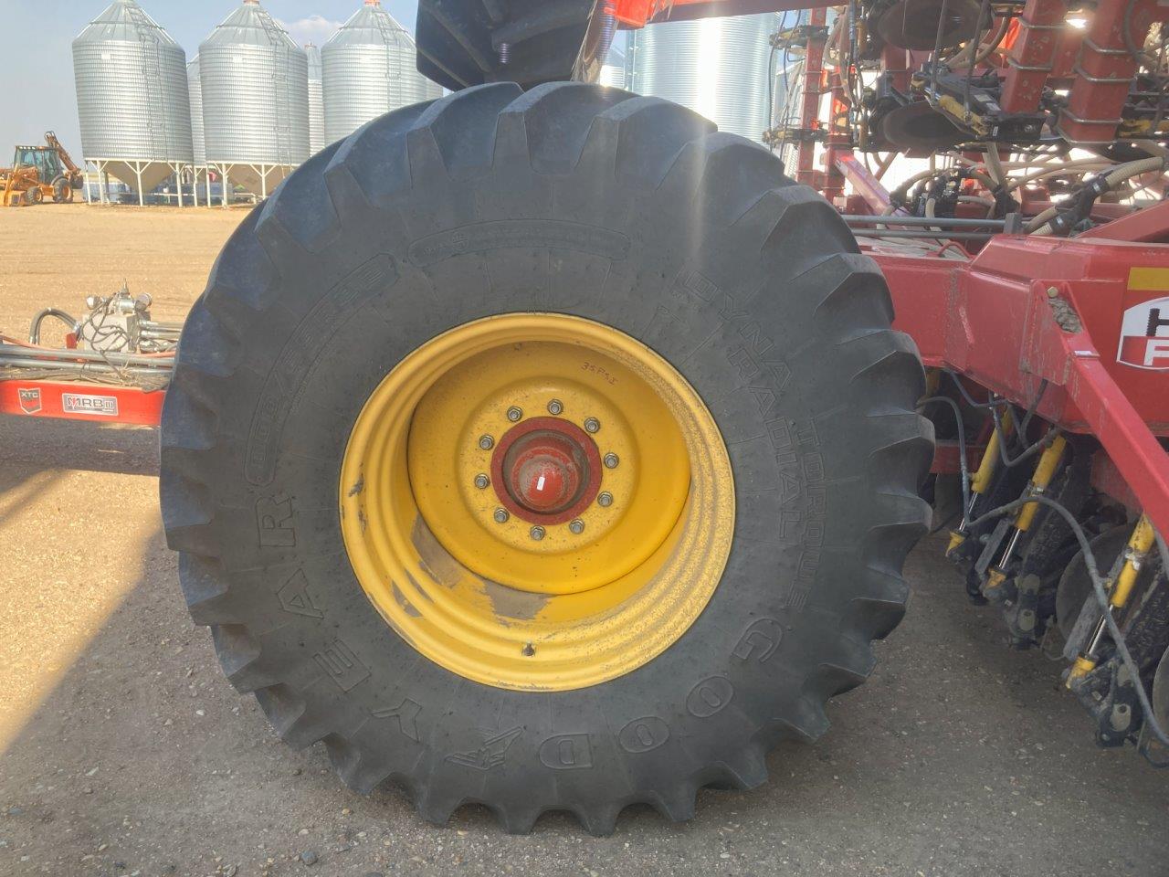 2018 Bourgault 3320XTC 76'10"' w/ 7950 Air Drill