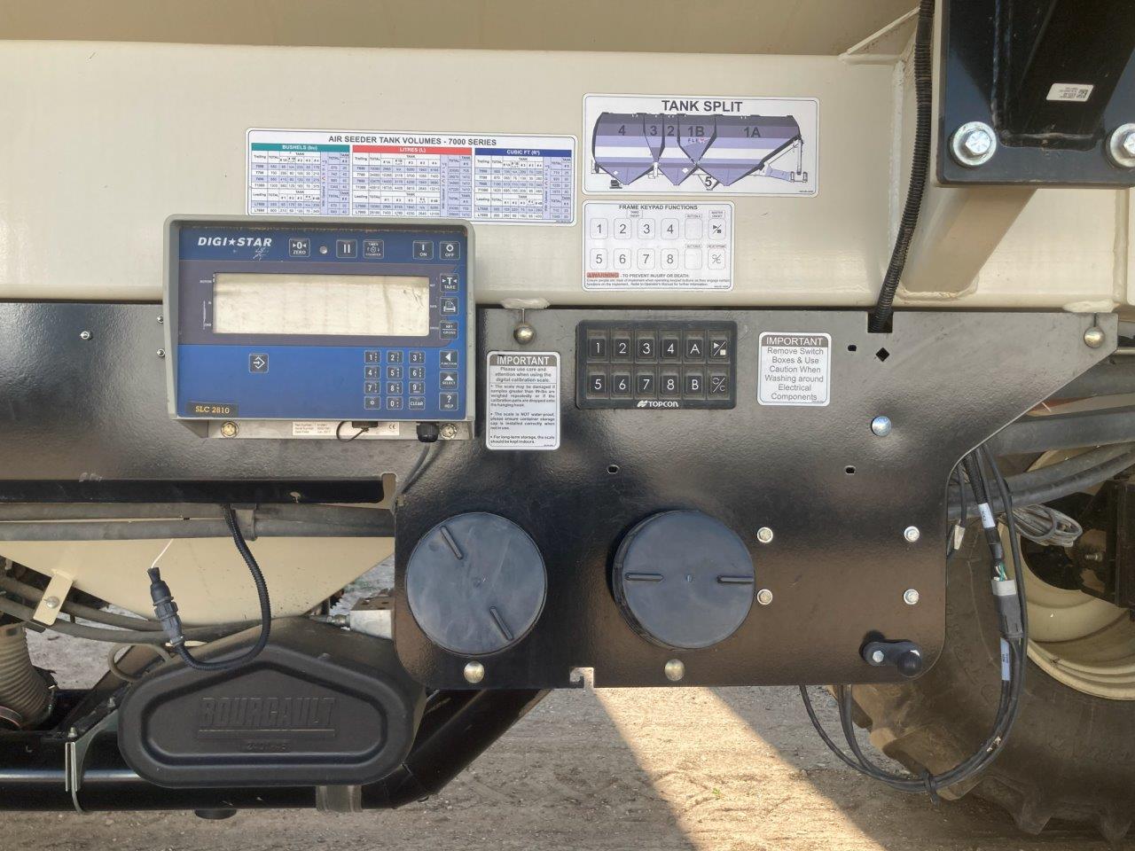 2018 Bourgault 3320XTC 76'10"' w/ 7950 Air Drill