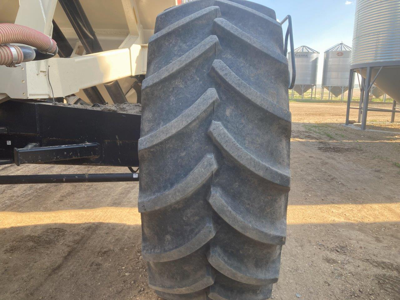 2018 Bourgault 3320XTC 76'10"' w/ 7950 Air Drill