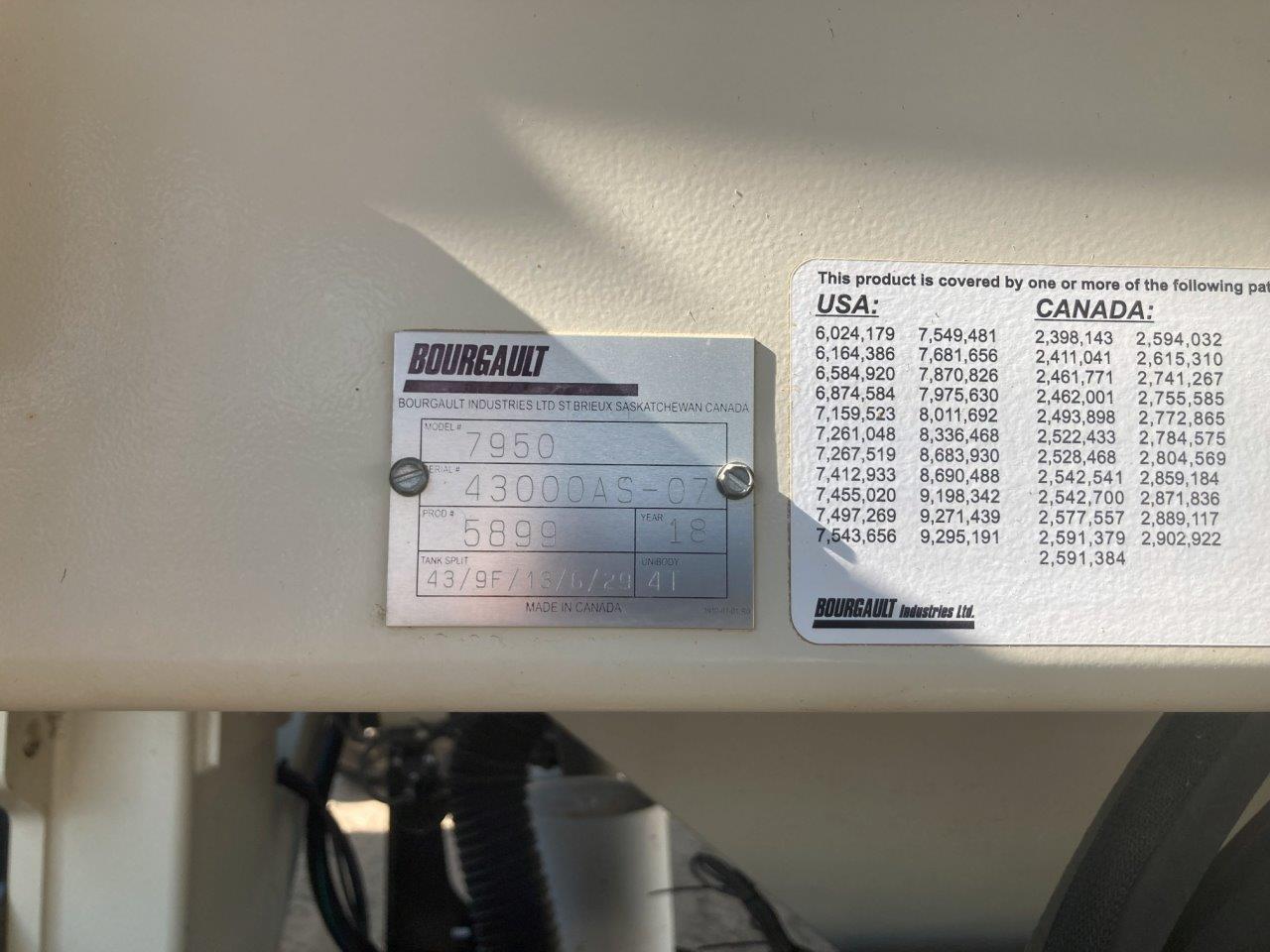 2018 Bourgault 3320XTC 76'10"' w/ 7950 Air Drill