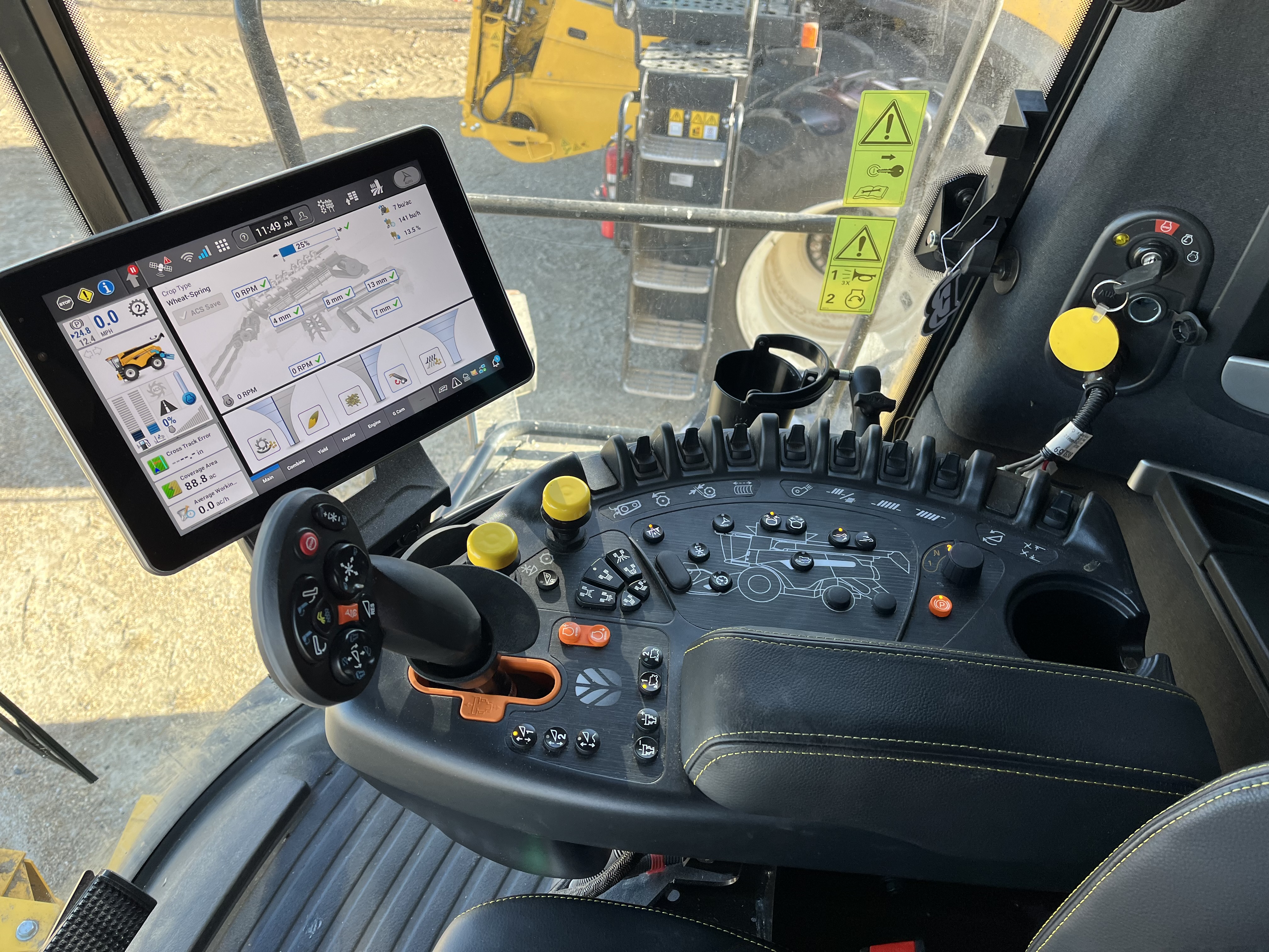 2025 New Holland CR8.90 Combine