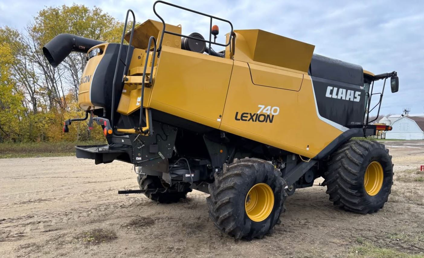 2012 CLAAS Lexion 740 Combine