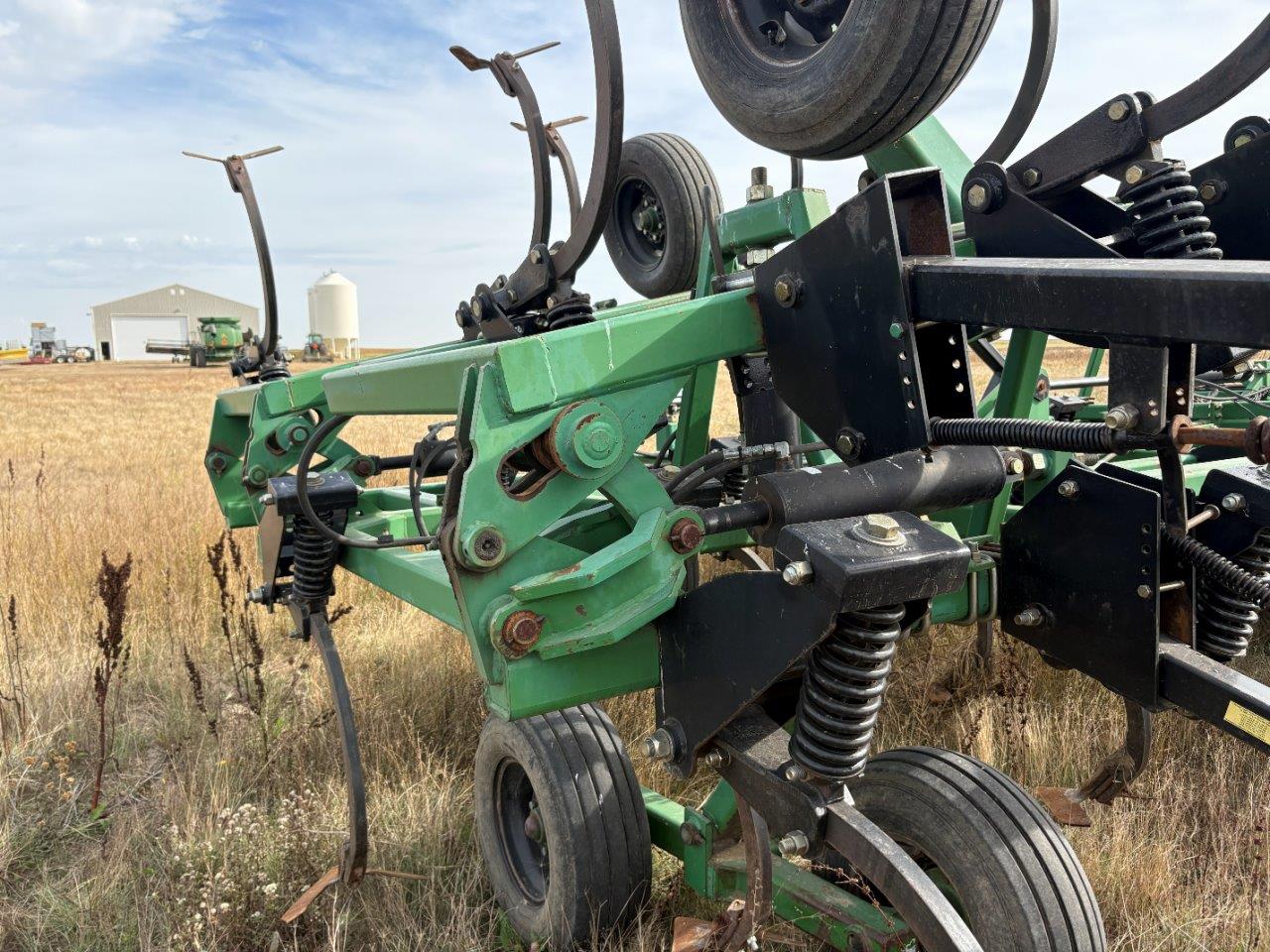 2010 Summers SUPERCHISEL - 60' Chisel Plow