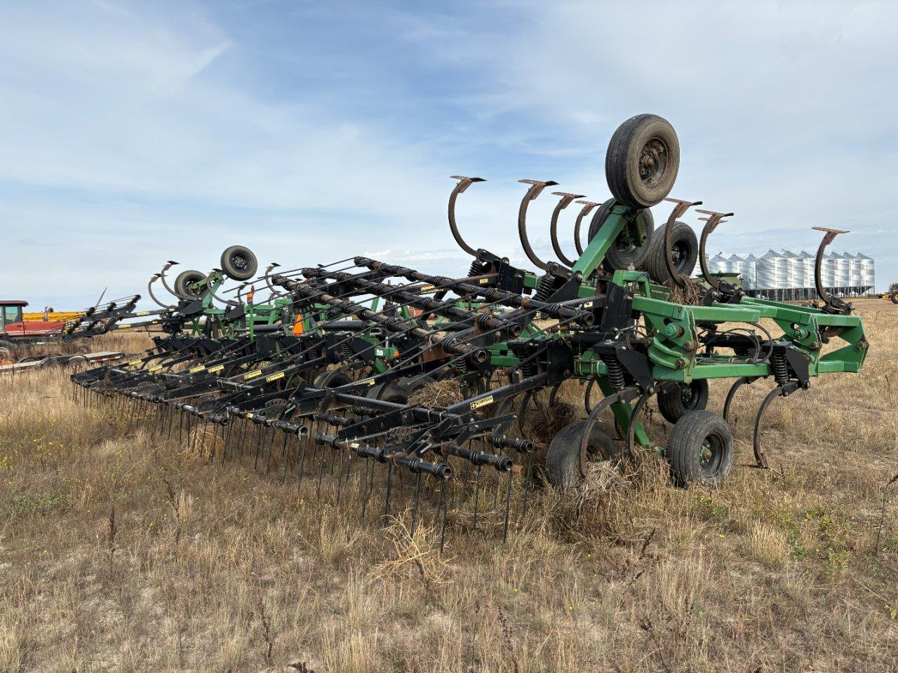 2010 Summers SUPERCHISEL - 60' Chisel Plow