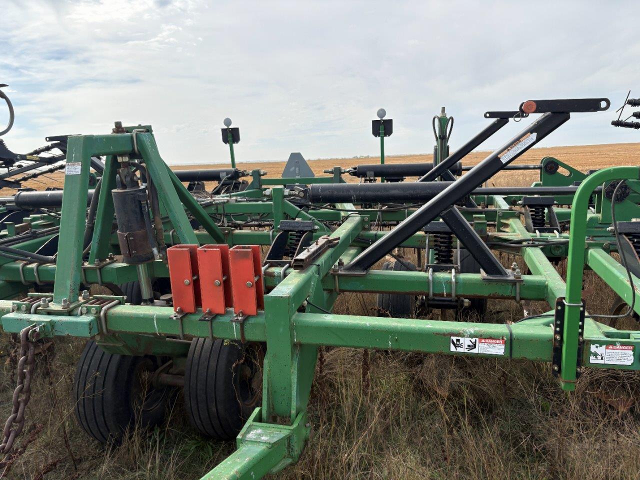2010 Summers SUPERCHISEL - 60' Chisel Plow