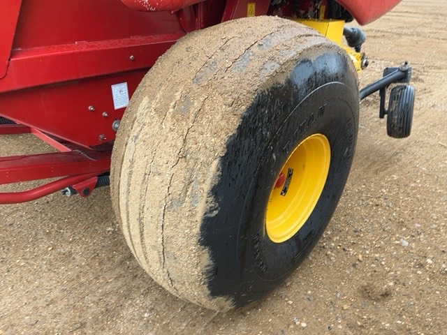 2021 New Holland RB560 SC Plus Baler/Round