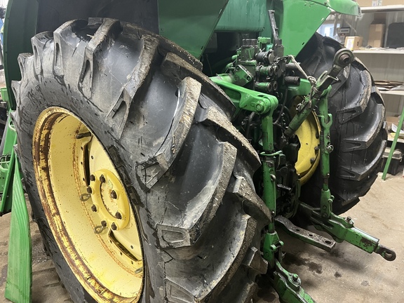 2005 John Deere 7420 Tractor