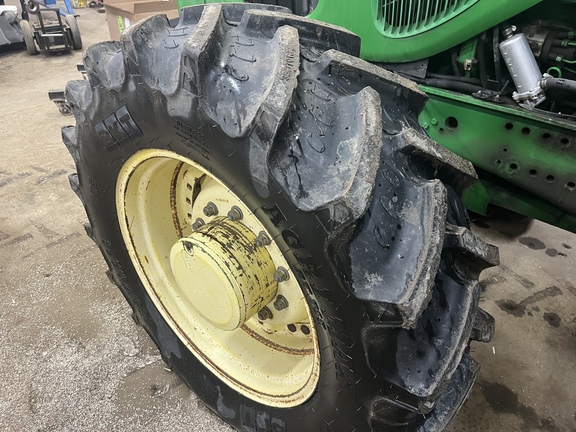 2005 John Deere 7420 Tractor