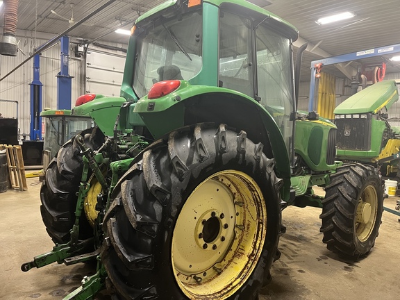 2005 John Deere 7420 Tractor