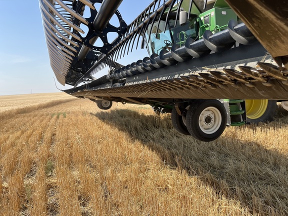 2013 MacDon D65-45 Header Combine