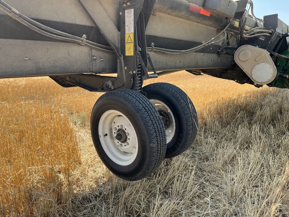 2013 MacDon D65-45 Header Combine