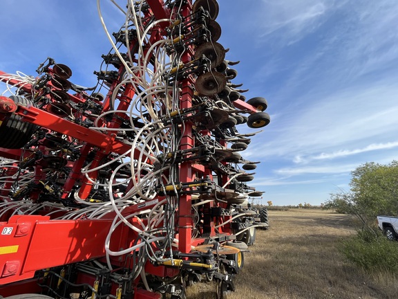 2011 Bourgault 3310-75 W/6700 Air Seeder