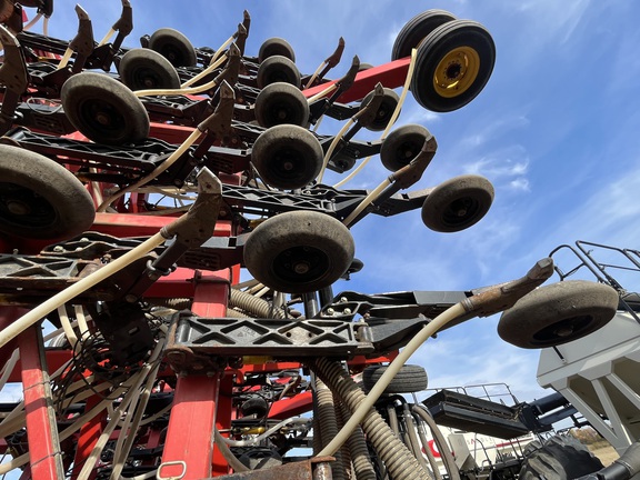 2011 Bourgault 3310-75 W/6700 Air Seeder