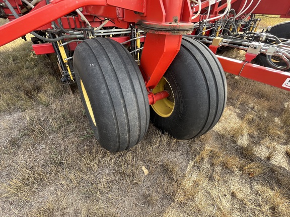 2011 Bourgault 3310-75 W/6700 Air Seeder