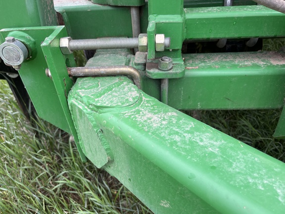 2009 John Deere 1870 W/1910 Air Seeder