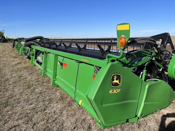 2010 John Deere 630F Header Combine