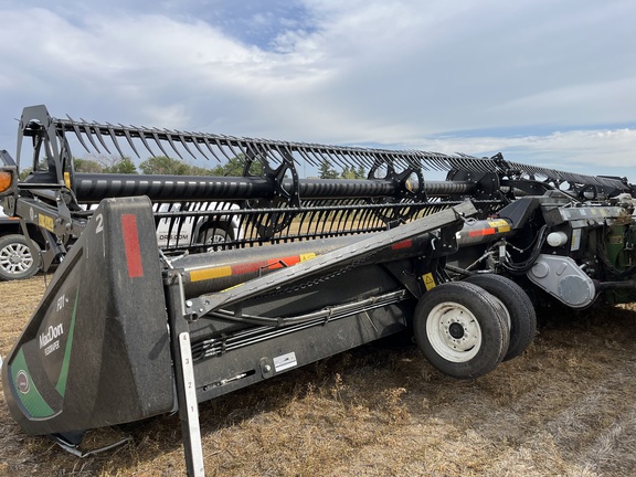 2021 MacDon FD140 Header Combine