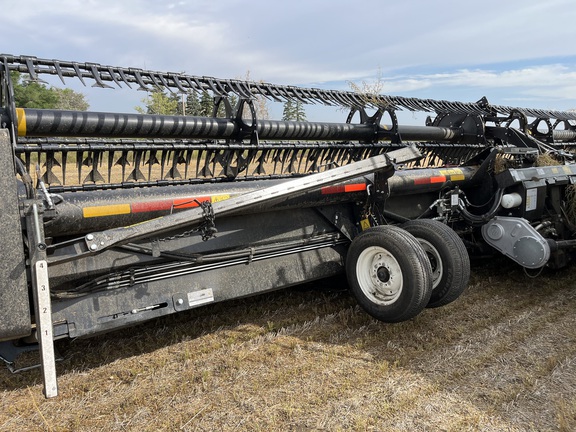 2021 MacDon FD140 Header Combine