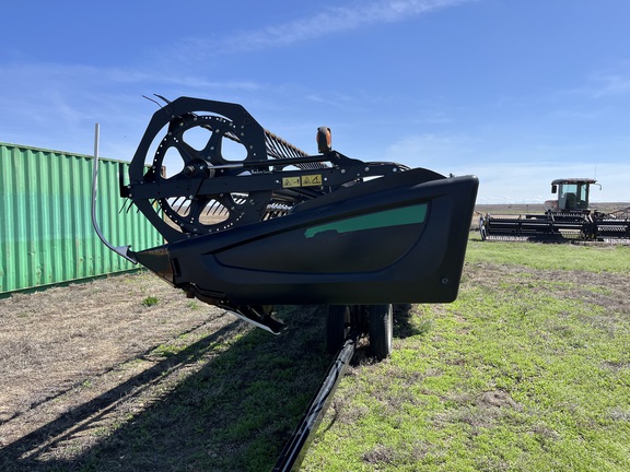 2018 MacDon FD75-35 Header Combine