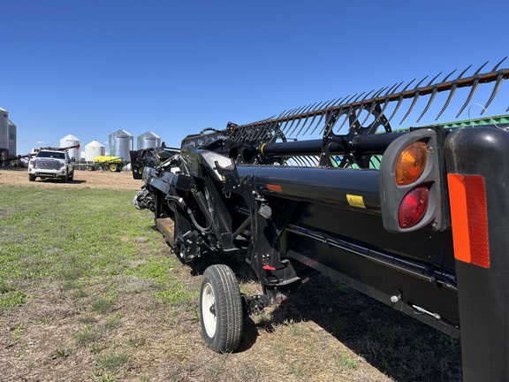 2018 MacDon FD75-35 Header Combine