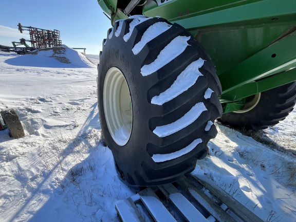 2010 Unverferth 8250 Grain Cart