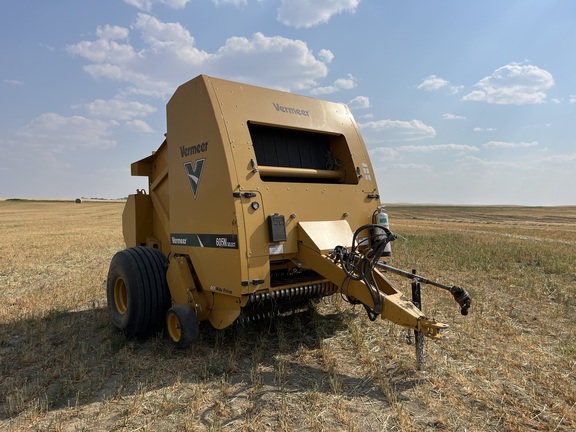 2019 Vermeer 605N Baler/Round