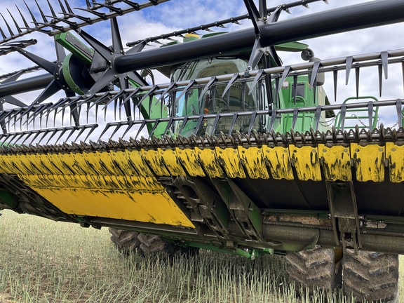 2018 John Deere 640FD Header Combine