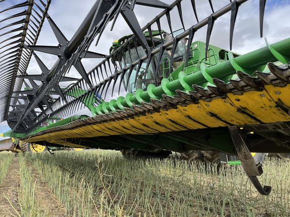 2017 John Deere 640FD Header Combine