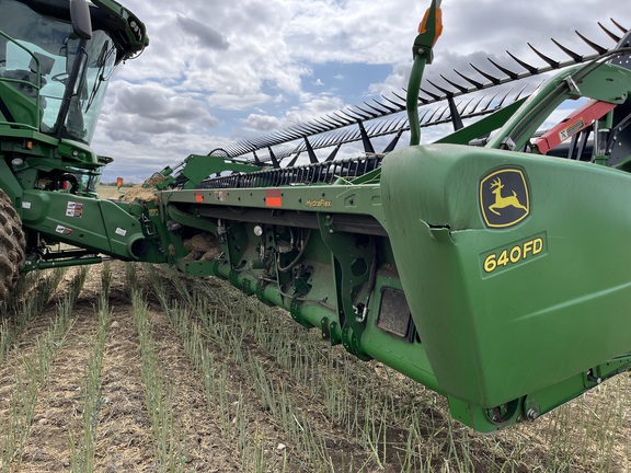 2017 John Deere 640FD Header Combine