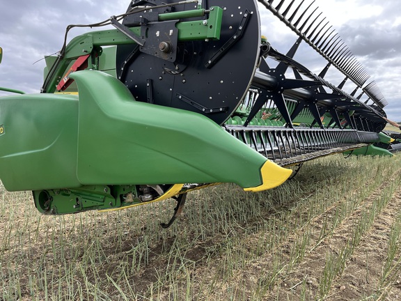 2017 John Deere 640FD Header Combine