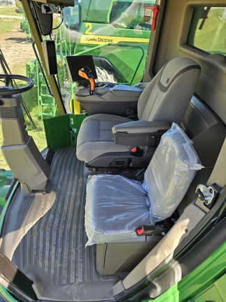 2023 John Deere X9 1000 Combine