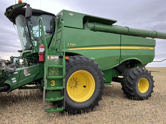 2018 John Deere S790 Combine