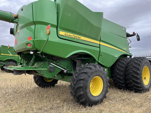 2018 John Deere S790 Combine