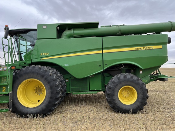 2018 John Deere S790 Combine