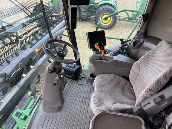 2018 John Deere S790 Combine
