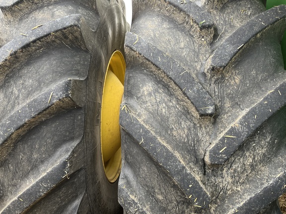 2016 John Deere S690 Combine