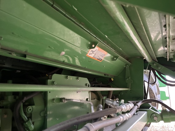 2016 John Deere S690 Combine