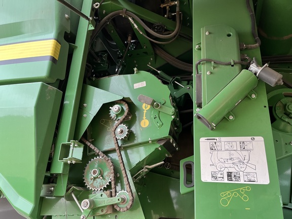 2016 John Deere S690 Combine