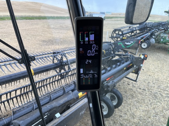 2016 John Deere S690 Combine