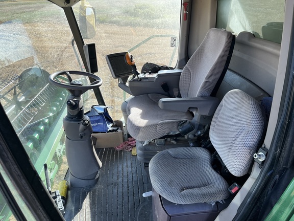 2013 John Deere S690 Combine