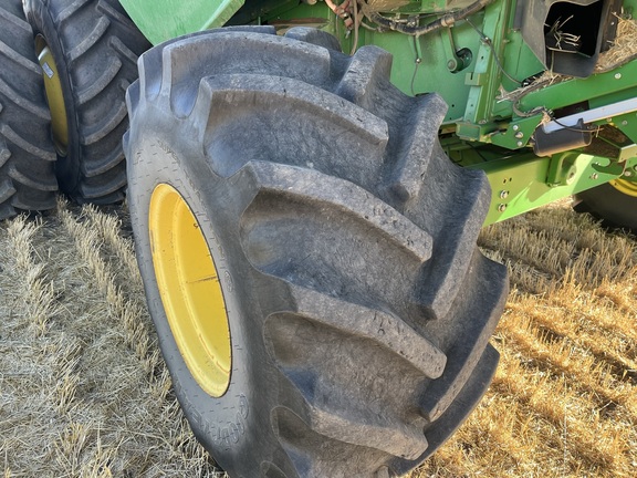 2013 John Deere S690 Combine