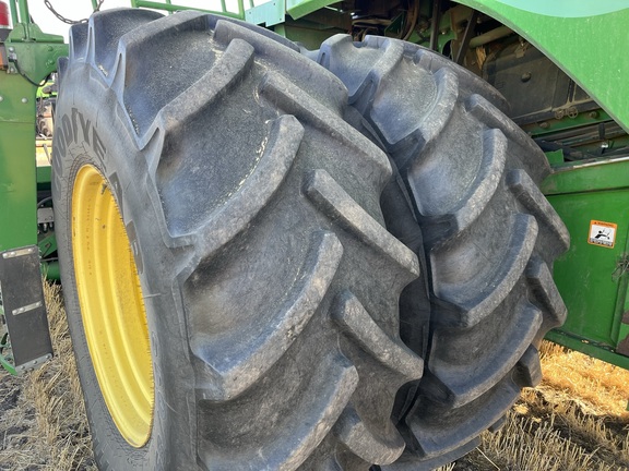 2013 John Deere S690 Combine