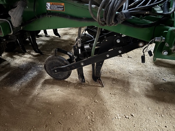 2016 John Deere 1870 Air Seeder