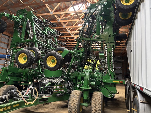 2016 John Deere 1870 Air Seeder