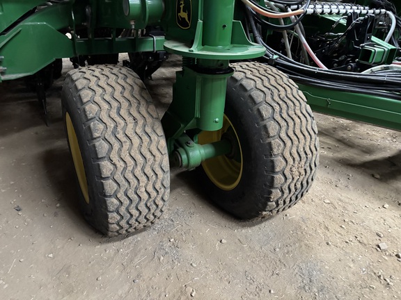 2016 John Deere 1870 Air Seeder