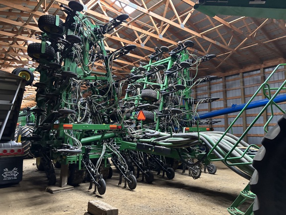 2016 John Deere 1870 Air Seeder
