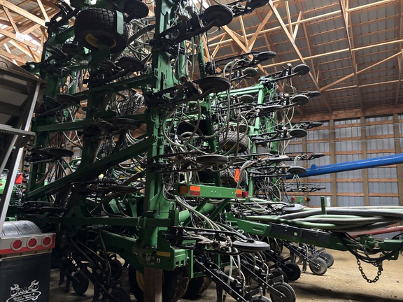 2016 John Deere 1870 Air Seeder