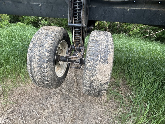2011 MacDon FD70-40 Header Combine