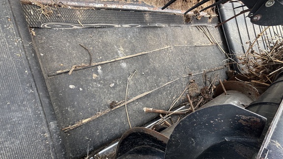 2011 MacDon FD70-40 Header Combine